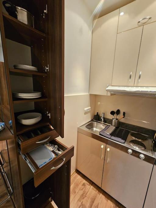 City Apartment Bratislava Buitenkant foto